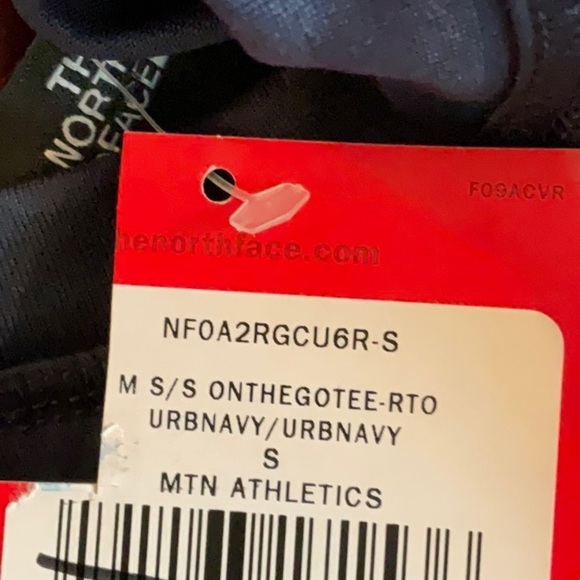 The North Face Men’s On the go flash dry tee - Picture 7 of 9